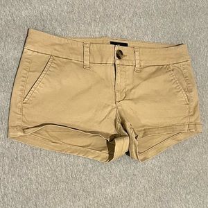 NWOT- American Eagle Size 4 tan shorts